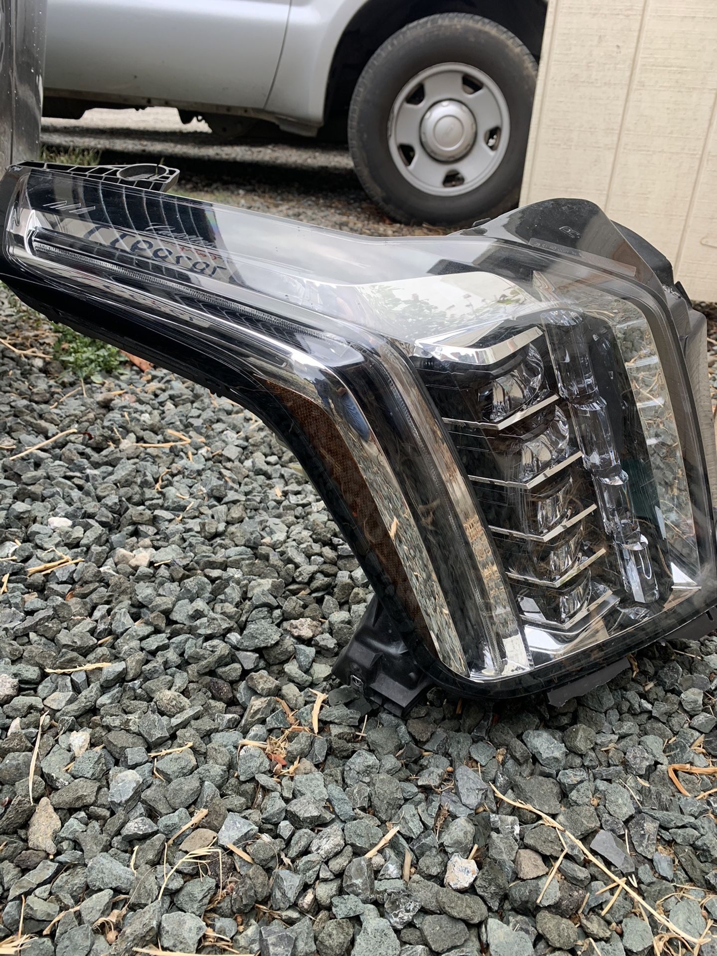 2016 2017 2018 2019 CADILLAC ESCALADE LED HEADLIGHT RIGHT INSURANDE QUALITY OEM