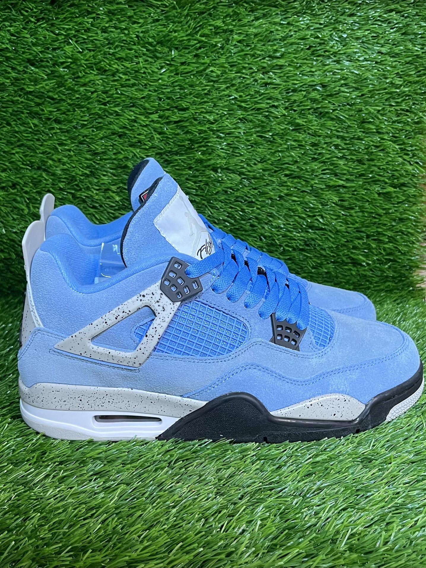 Jordan 4 Retro University Blue