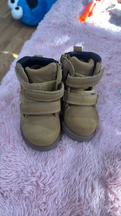 Boy boots