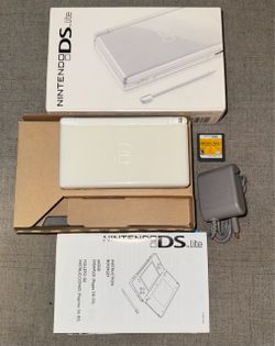 WHITE NINTENDO DS LITE HANDHELD CONSOLE WITH VIDEO GAME & CHARGER