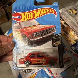 Hot Wheels Nightburnerz Datsun 510 MOMO