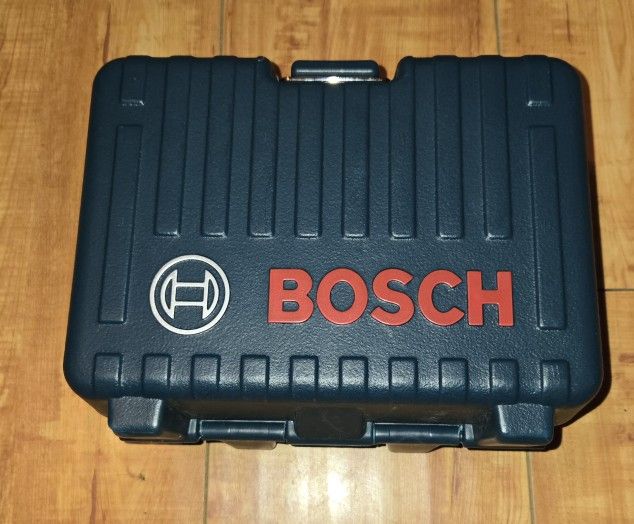 125 ft. Green 3-Point Self-Leveling Laser with VisiMax Technology, Integrated Multipurpose Mount, and Hard Carrying Case