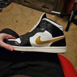 Jordan 1 Black Gold