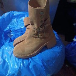 Shien Sued  Boots. New