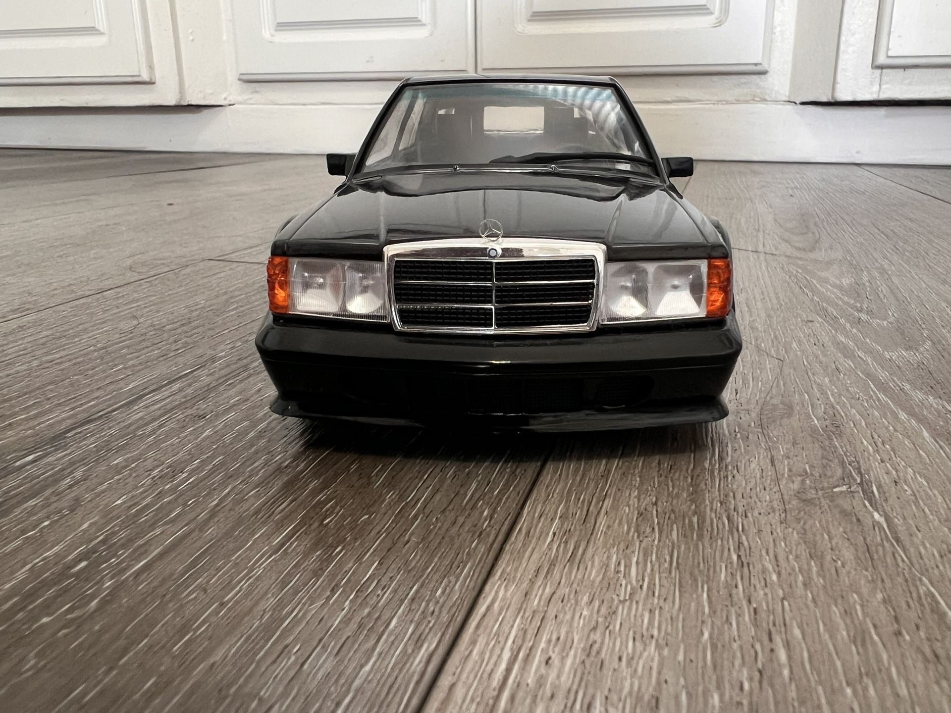 Diecast 1/18 Scale 1990 Mercedes Benz 190E Evo II Solido