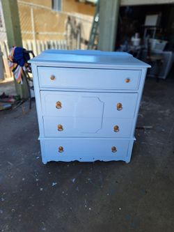 Dresser