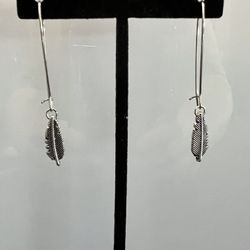 Dangle Small Feather Earrings 