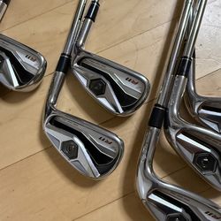 Taylormade R11 4-P kbs shaft stiff great shape!