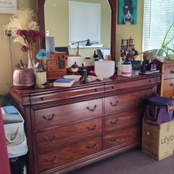 Dresser w/ Mirror
