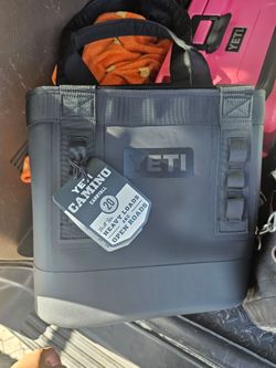 Yeti Camino®
35 Carryall Tote Bag