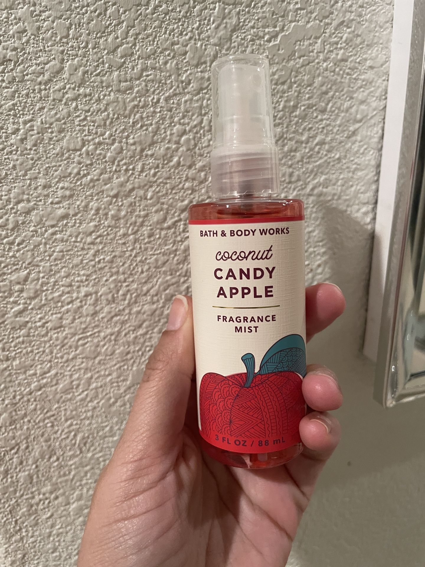 Bath And Body Works Travel Lotion And Spray In Coconut Candy Apple 🍎 