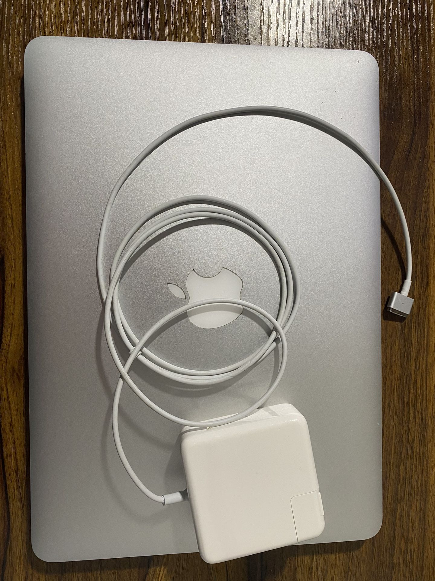 MacBook Pro 2013 + Never Used Apple Trackpad 
