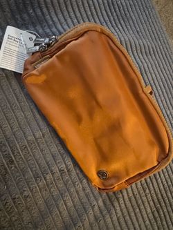 Everywhere, belt bag, size 2 L