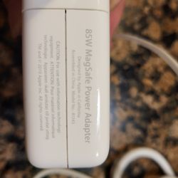 Apple 85 W  Magsafe Power Adapter 