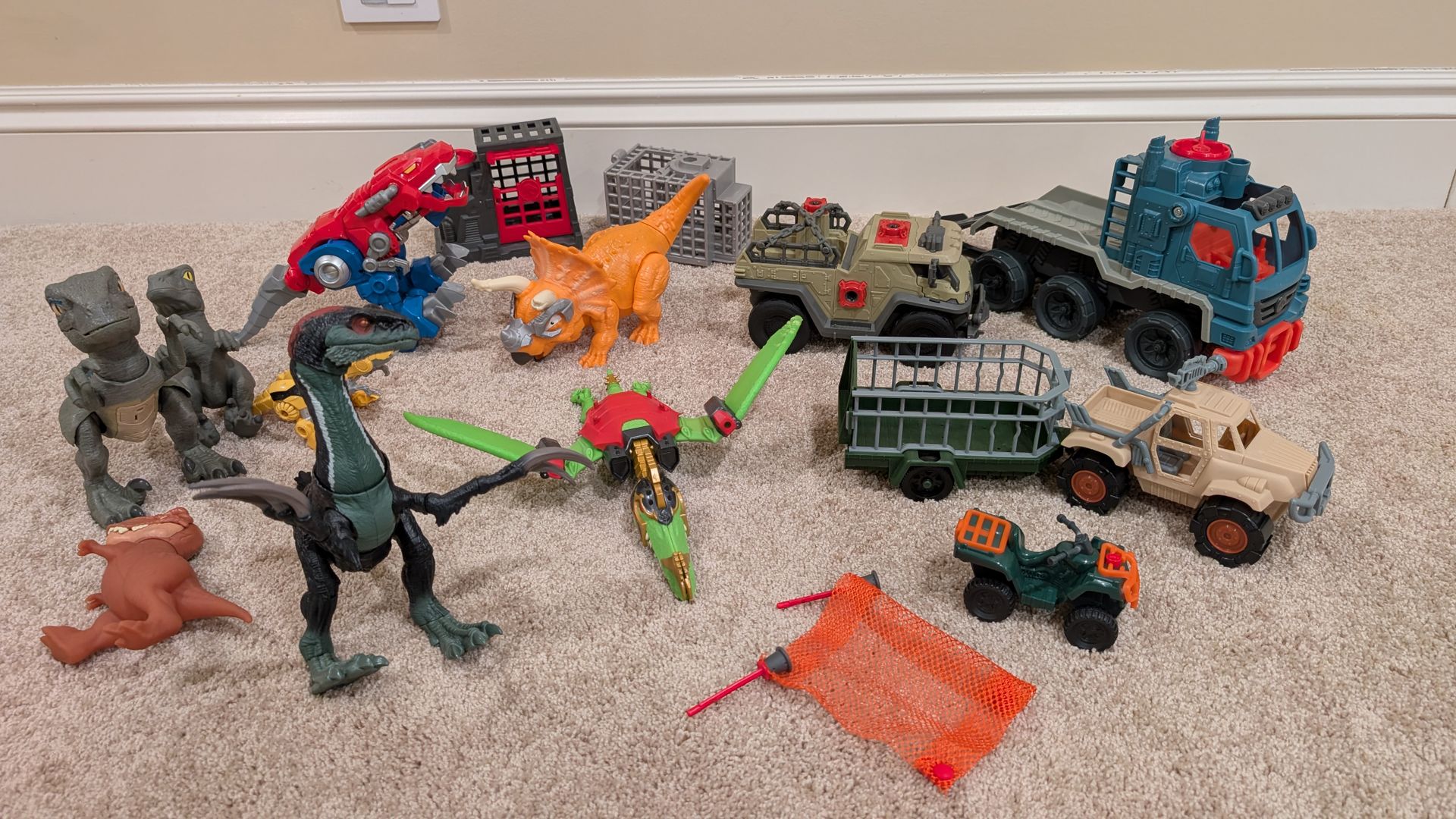 Jurassic World toys Mattel Collector Figures dinosaur vehicles Transport Truck cages