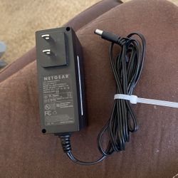 Netgear MU42-(contact info removed)-A1 / (contact info removed)2-01 / 12V 3.5A Power Supply OEM