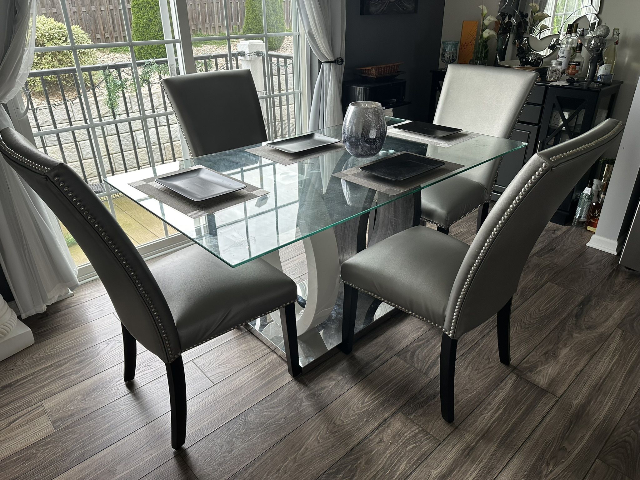 Selling Furniture for Sale in Downers Grove, IL OfferUp