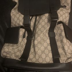 Gucci Backpack  GG Supreme 100% Authentic 