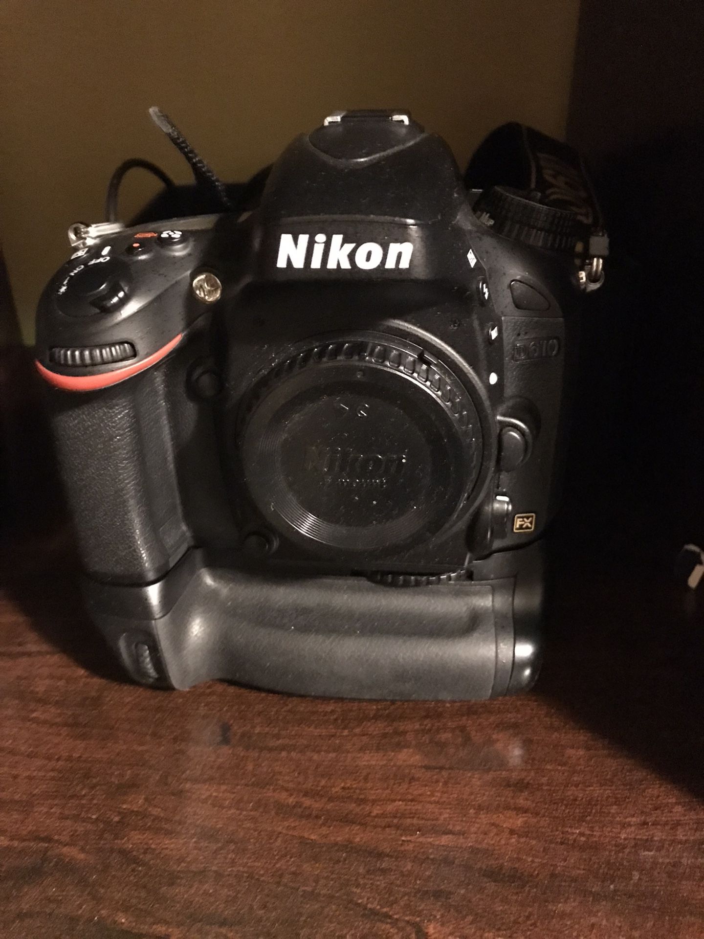 Nikon D610 Full Frame DSLR! 