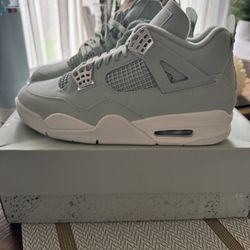 New Women’s Air Jordan 4 Retro 10.5