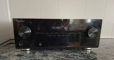 PIONEER 5.1 VSX-821
Home Theater Receiver