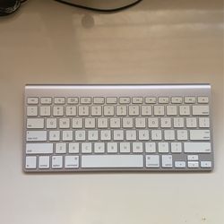 Apple A1314 Magic Keyboard - Make an offer