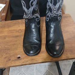 Boots For Sale $40
