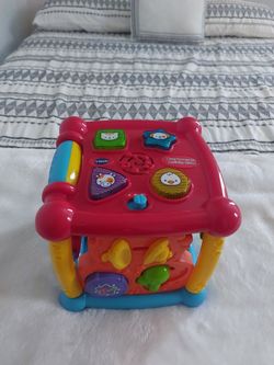V-Tech Activity Cube