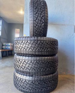 325/65/20 Pireli set de Tires en buenas condiciones de vid alas 4