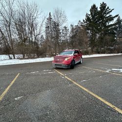 Ford explorer 2011 xlt red