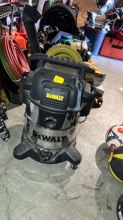 DEWALT Wet/Dry Shop Vacuum
