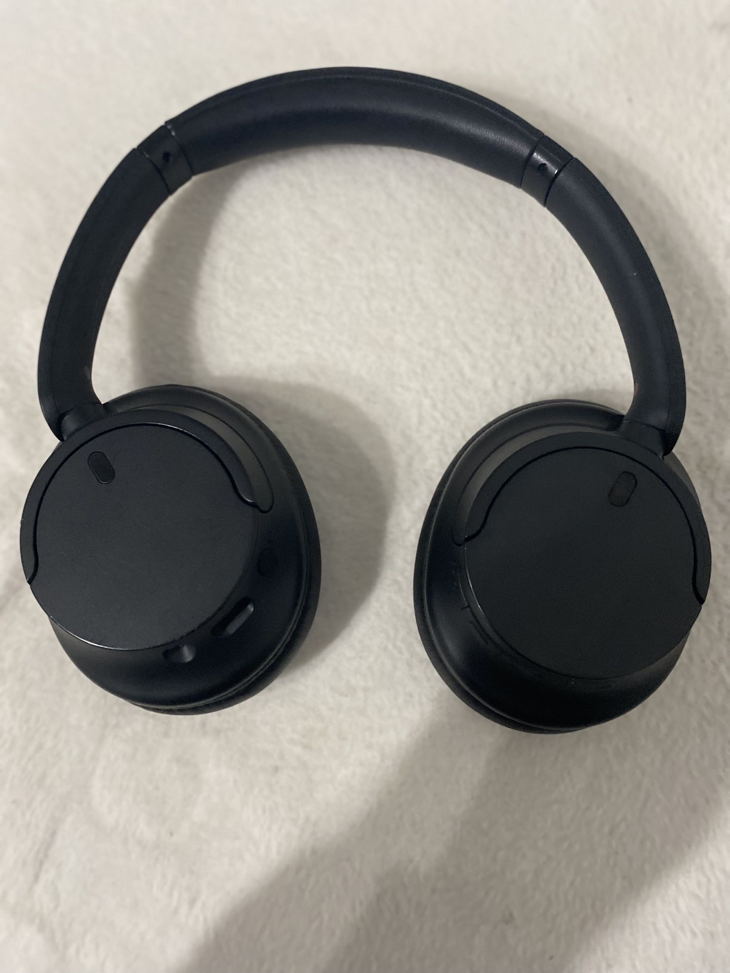 Black Sony Headphones Wh-ch720n
