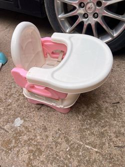Baby Booster Seat/Chair. Needs a little cleaning. $20 Location: Arlington  Se Habla Español