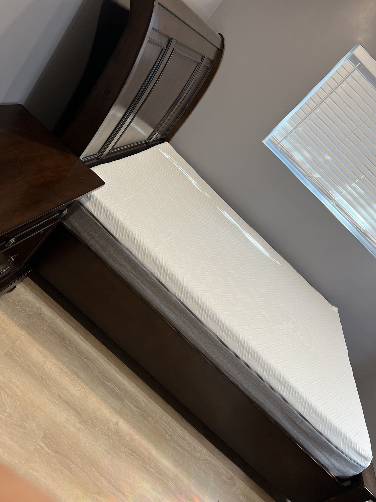 Bed frame And Bed