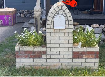 Brick mail box
