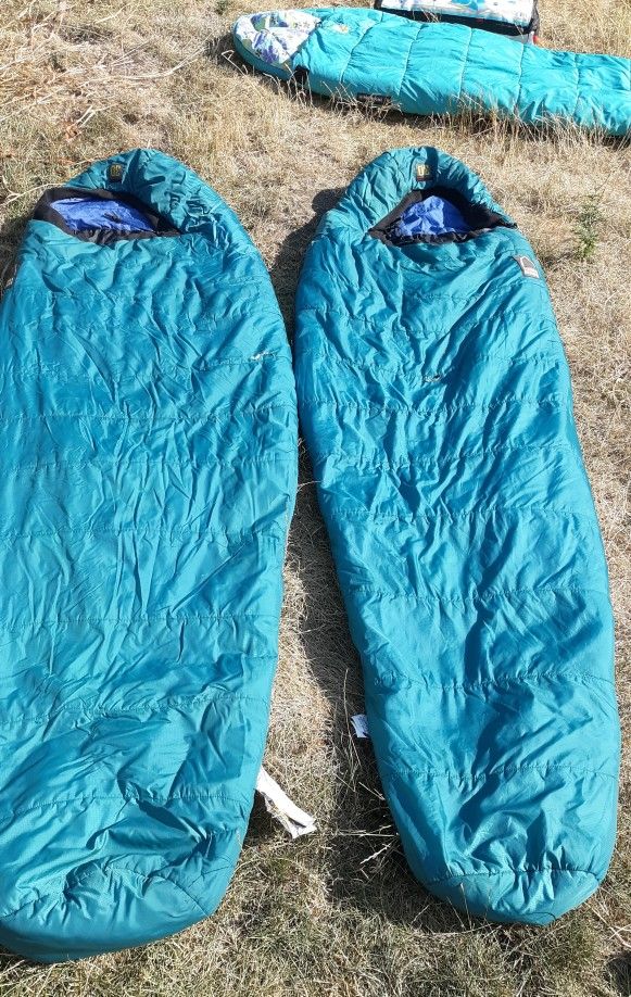 REI Mummy Sleeping Bags Pair Camp Camping Green