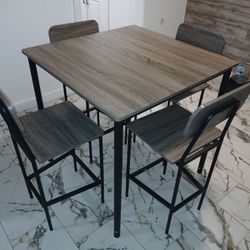 Dining Table & Chairs