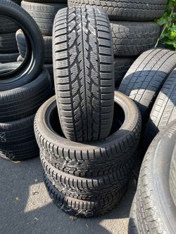 225/45R18 Firestone 225/45/18 set of 4 matching used tires in great condition 250$ for 4 tires plus tax. Mount available but not included. Wheel align