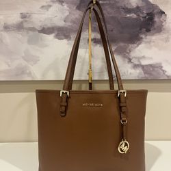 Like New Michael Kors Tote Bag 
