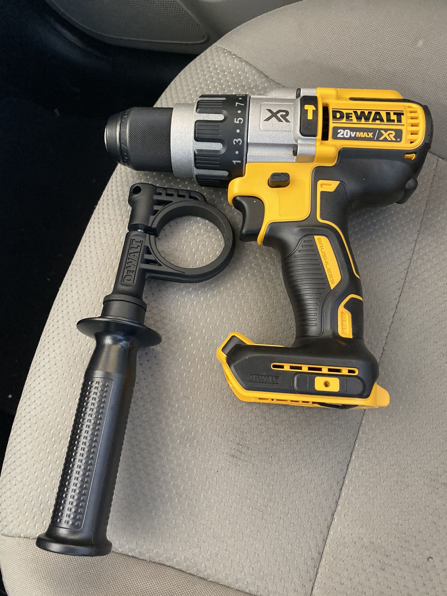 Hammer drill dewalt 20v max xr 3 velocidades Nuevo