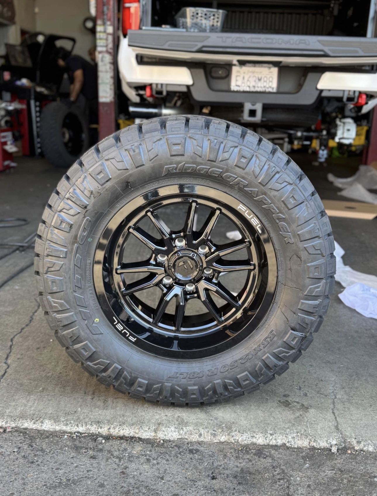 Fuel Clash 18x9 Rims Tires Tacoma Tundra F150 Silverado Sierra Ram 1500 D760 Fuel wheels