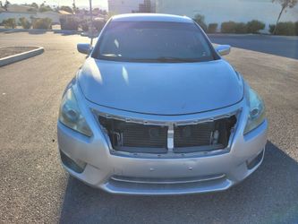 2013 nissan altima 128882mi, CLEAN TITLE, CHECK ENGINE LIGHT ON