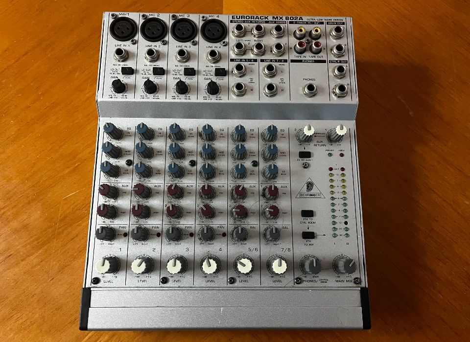 Behringer Mixer