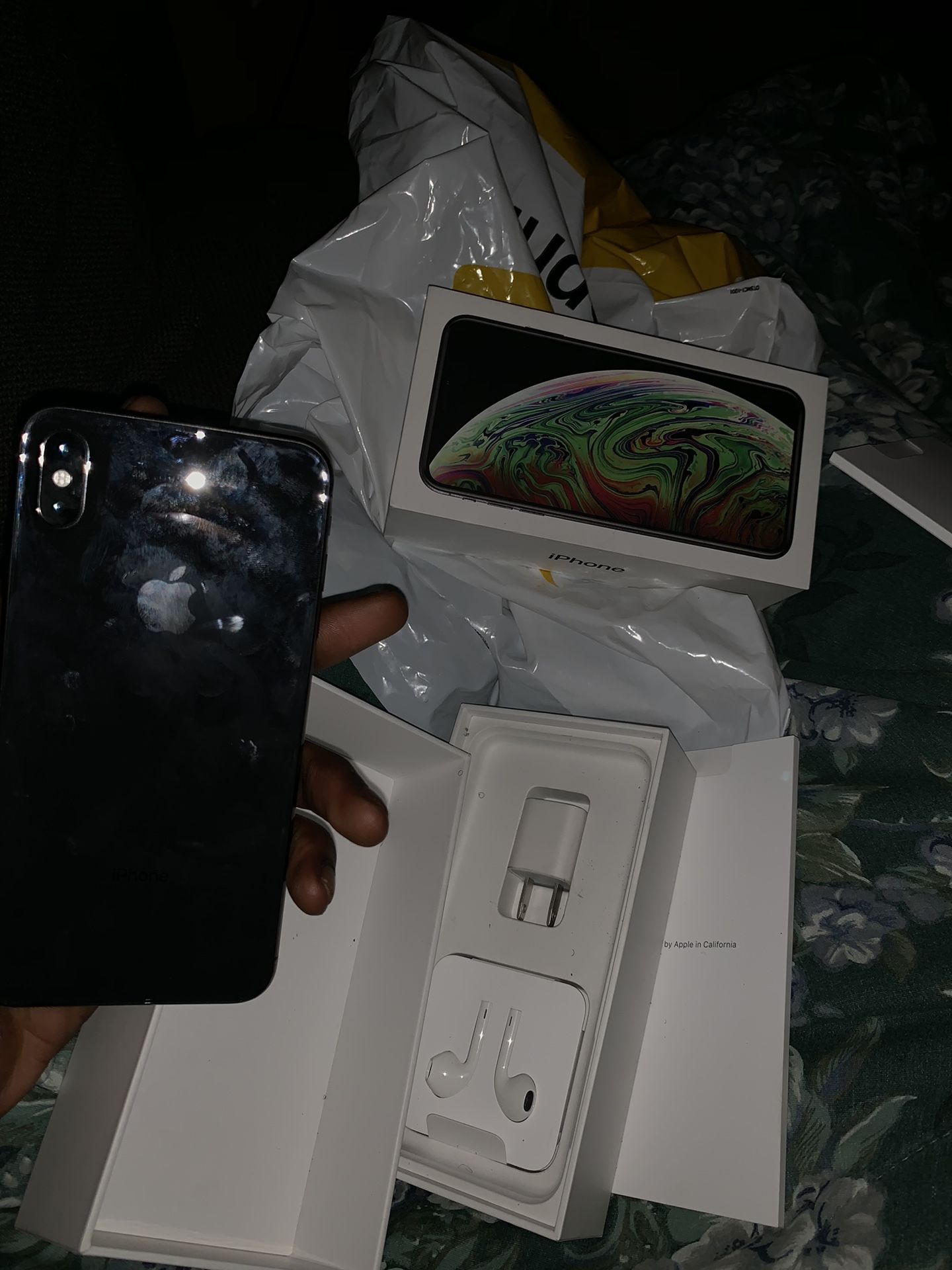 Iphone Xmax black (UNLOCKED)256gb