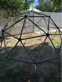 Kids jungle gym