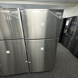 New Frigidaire Top Freezer 