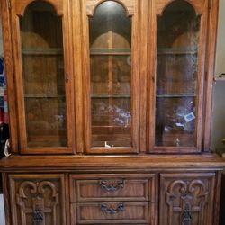 China Cabinet/ Vitrina