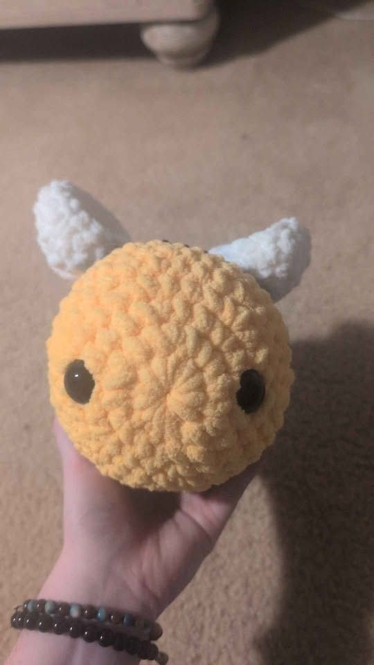 Jumbo Bee Crochet