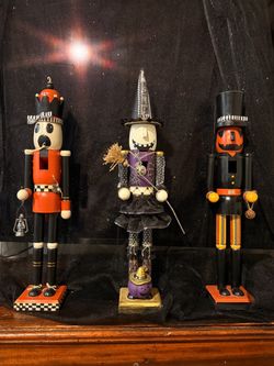 ONE-OF-A-KIND CUSTOM HALLOWEEN NUTCRACKERS