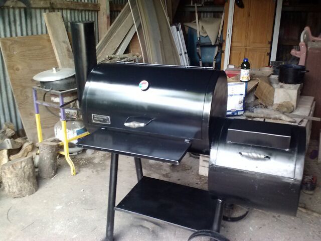For sale. OLD COUNTRY BBQ WRANGLER /4 Thick steel. for Sale in  Houston, TX - OfferUp
